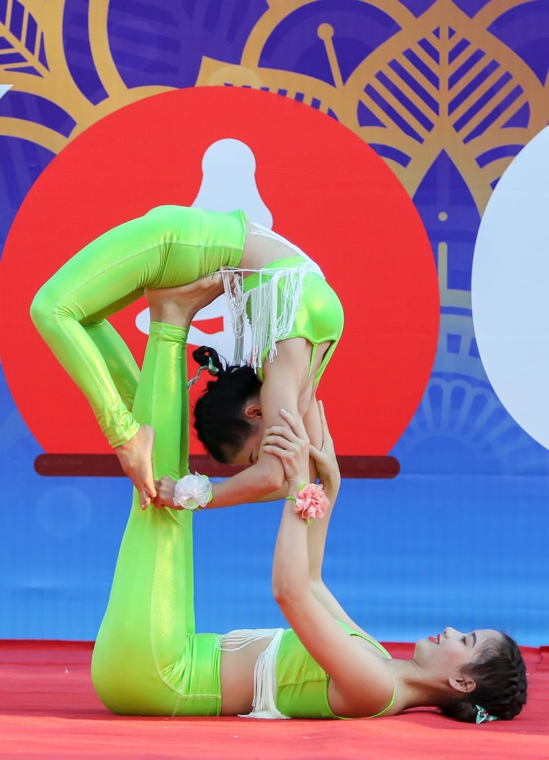 Griffin Acrobatics